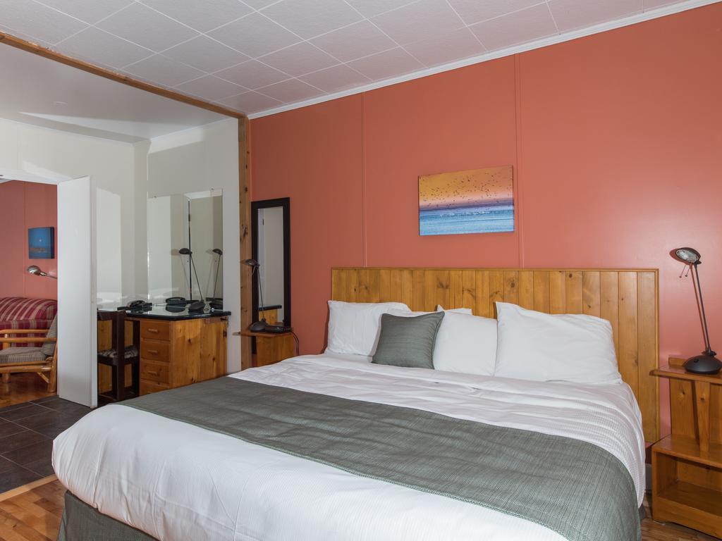 Au Pic De L'Aurore Motel-Chalets Perce Exterior photo