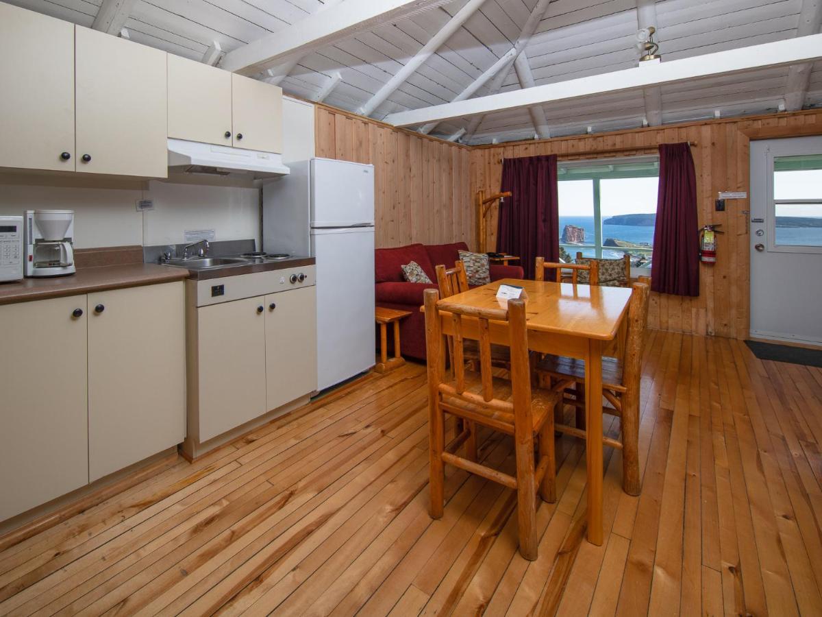 Au Pic De L'Aurore Motel-Chalets Perce Exterior photo